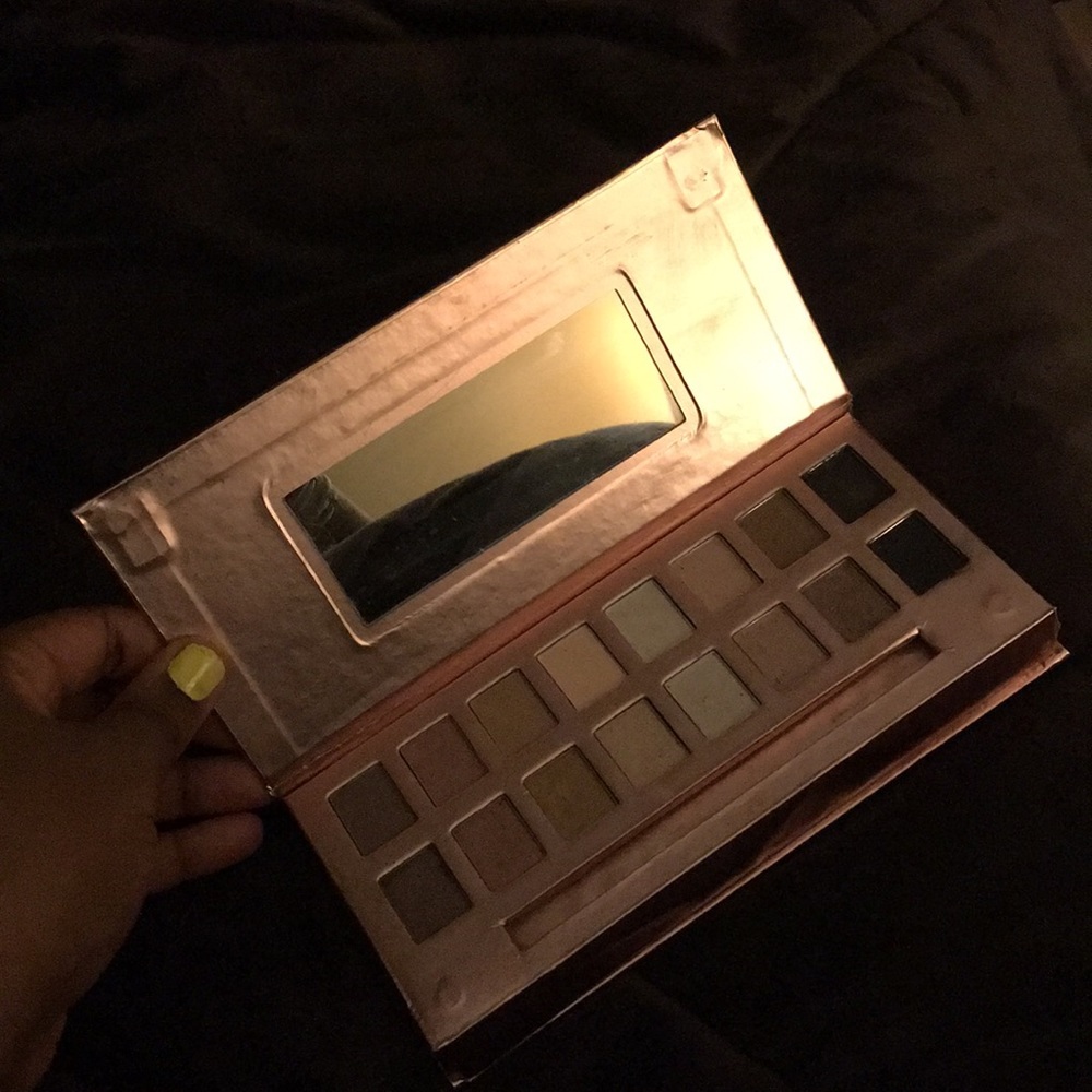 Makeup - Picture 3 of 5